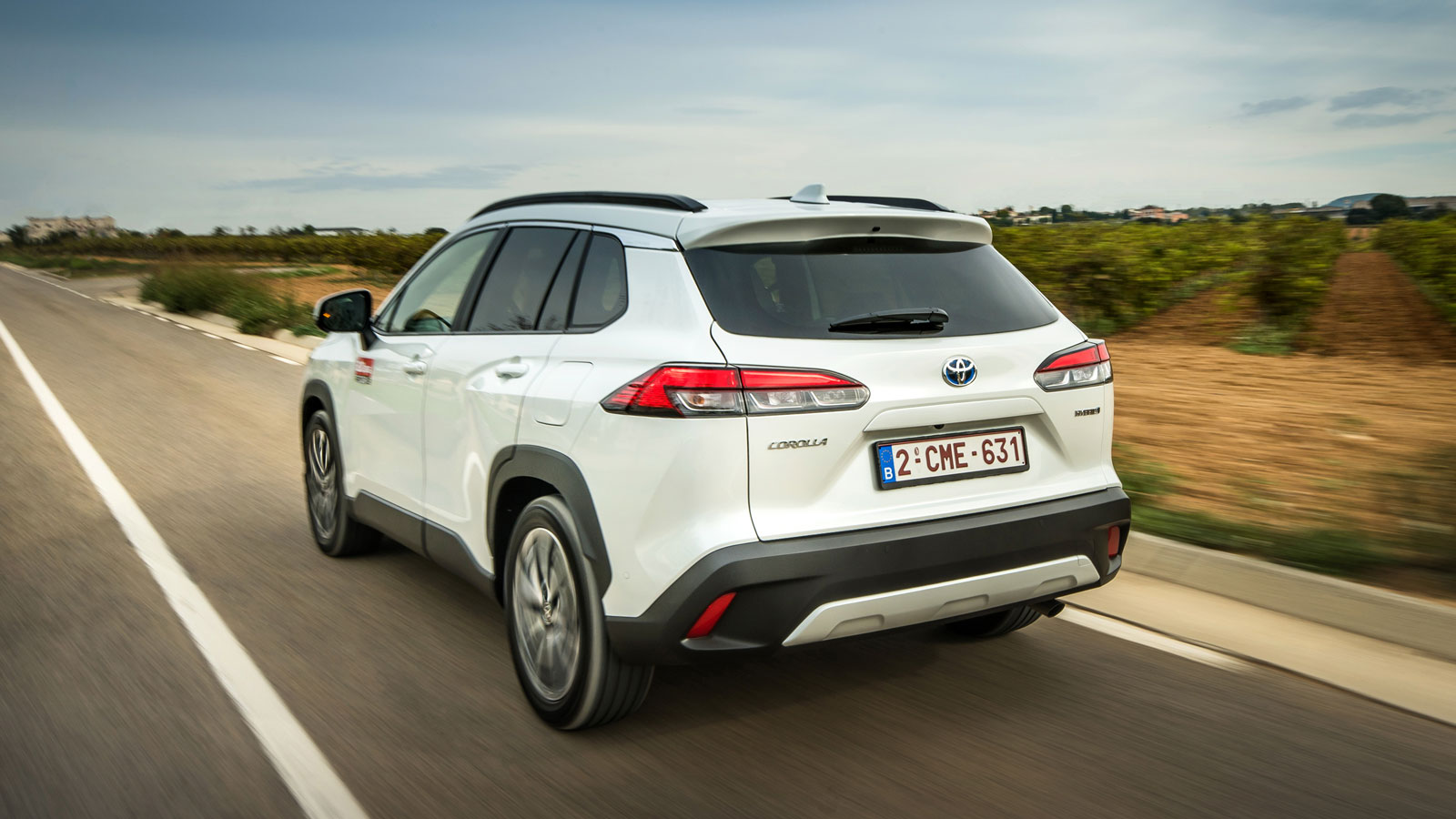 Toyota Corolla Cross: Το πιο οικονομικό 4x4 υβριδικό οικογενειακό SUV